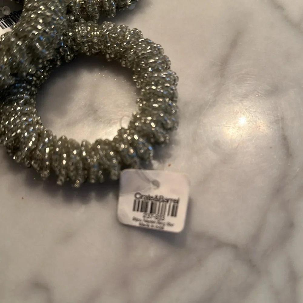 Set of 13 Silver Crate & Barrel Bijou Gamet Seed Bead Napkin Rings - Picture 2 of 2